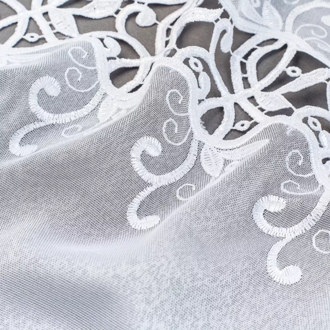 Firana z gipiurą - na wymiar do salonu - elegancka aplikacja LISTKI